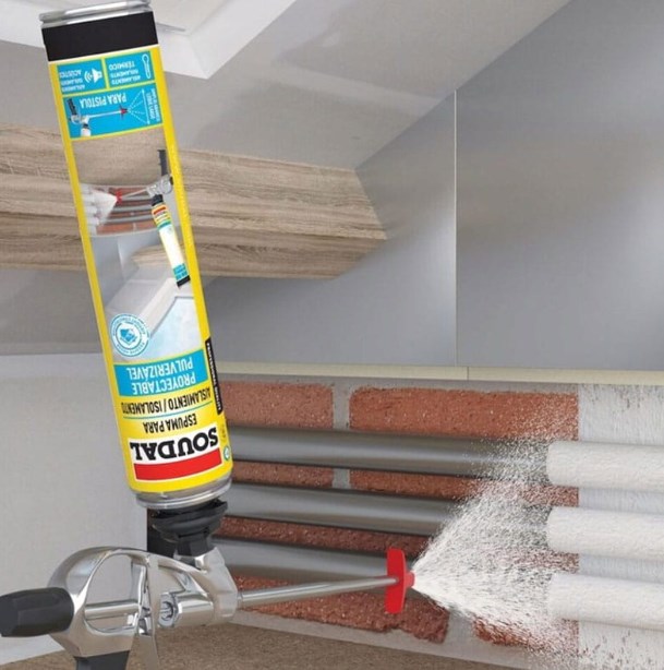 Pianka termoizolacyjna natryskowa Soudal 700 ml do trudno dostępnych miejsc
